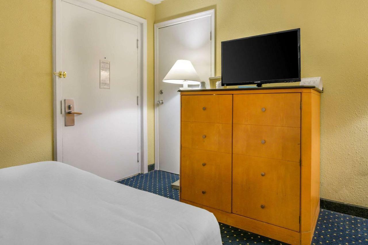 Aire Hotel Lebanon Hershey Exteriör bild