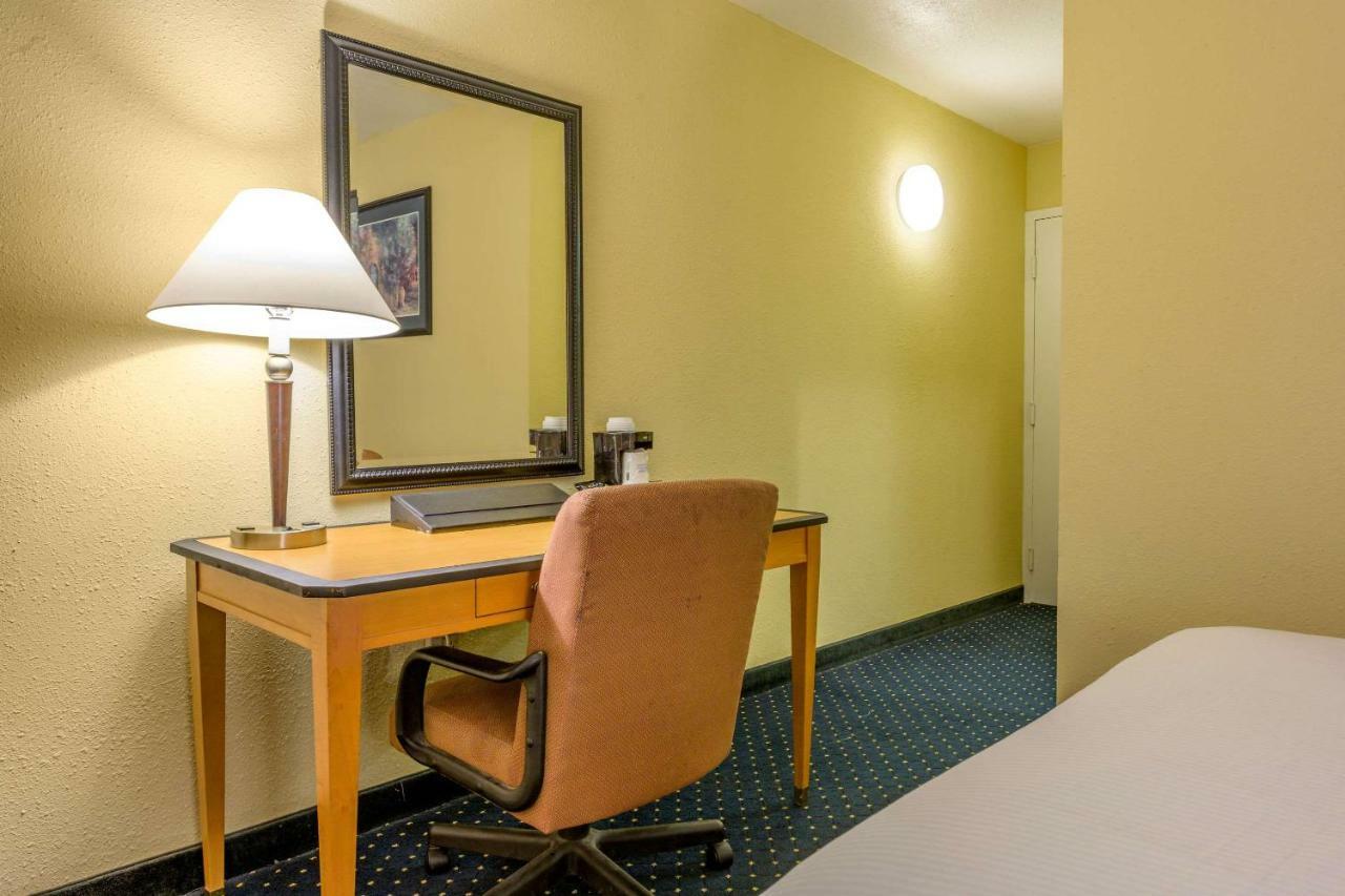 Aire Hotel Lebanon Hershey Exteriör bild